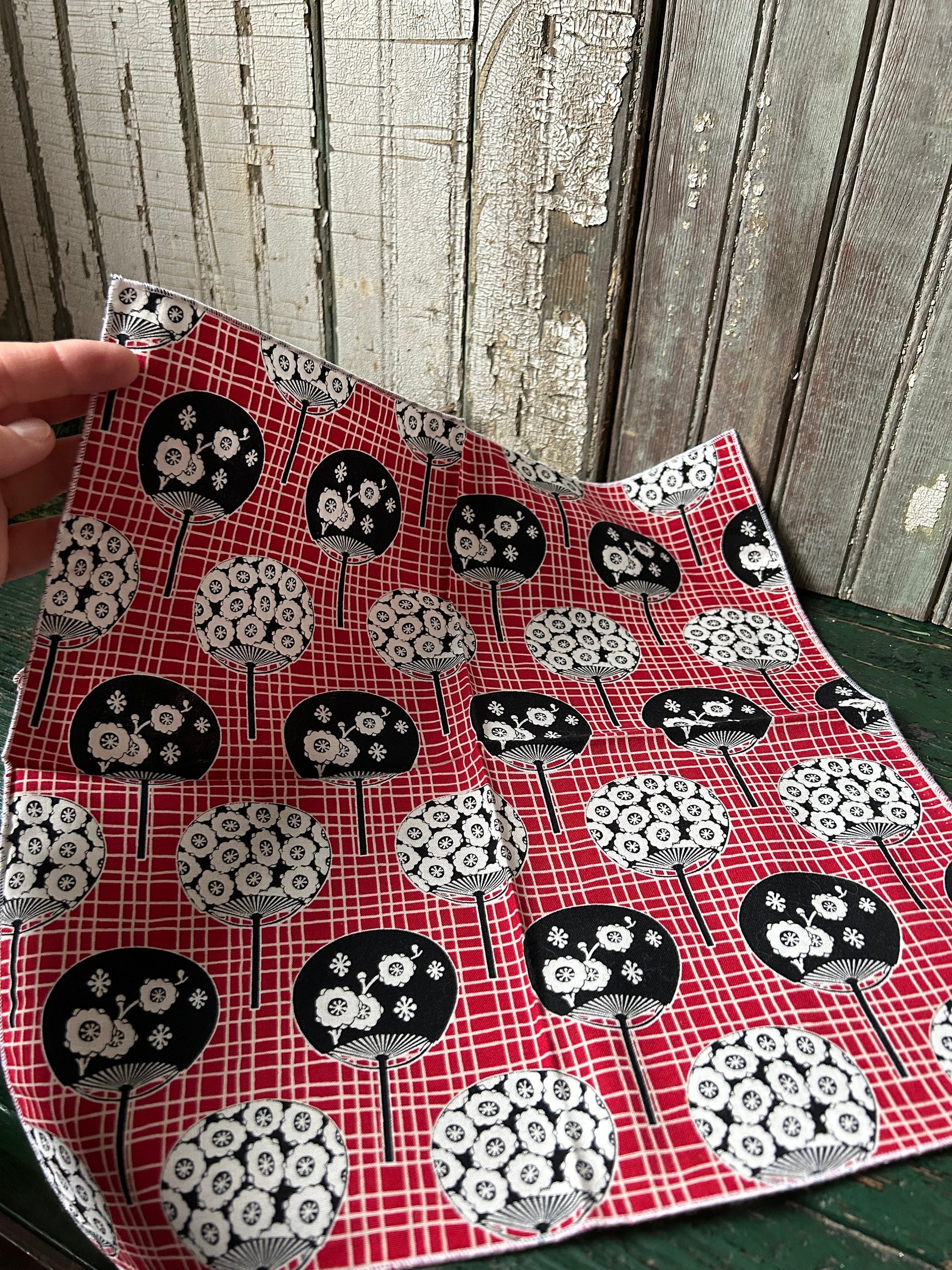 Asian Fans Napkins, Red and Black - Set of 6